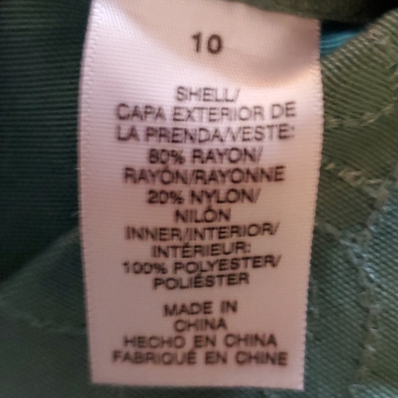 NWT Alfred Dunner Sage Green Embroidered Blouse Top 10 - Picture 8 of 8